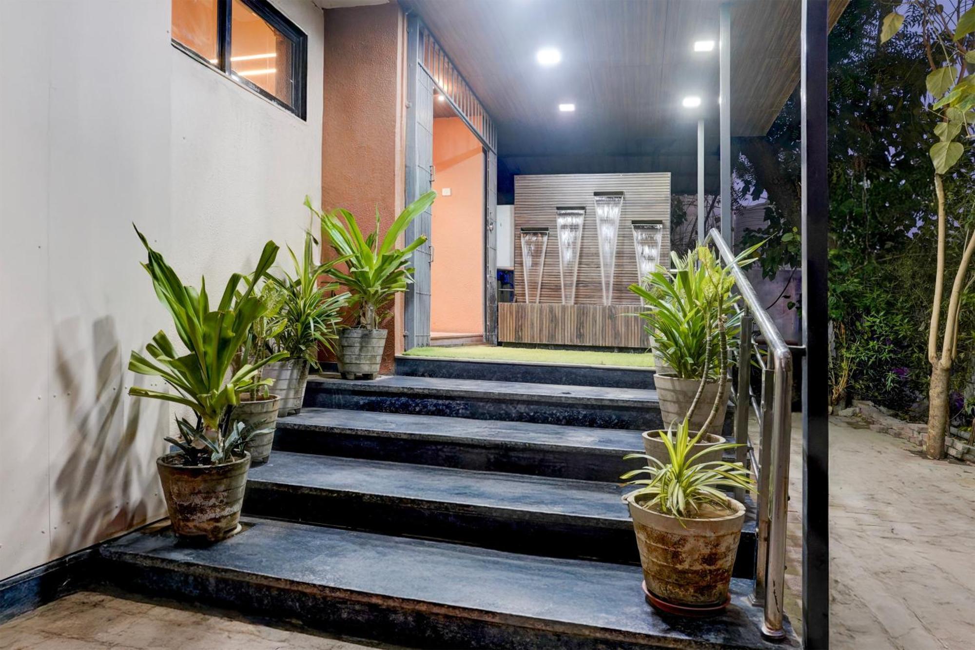 Palette- Siddharth Inn Gandhinagar Eksteriør billede