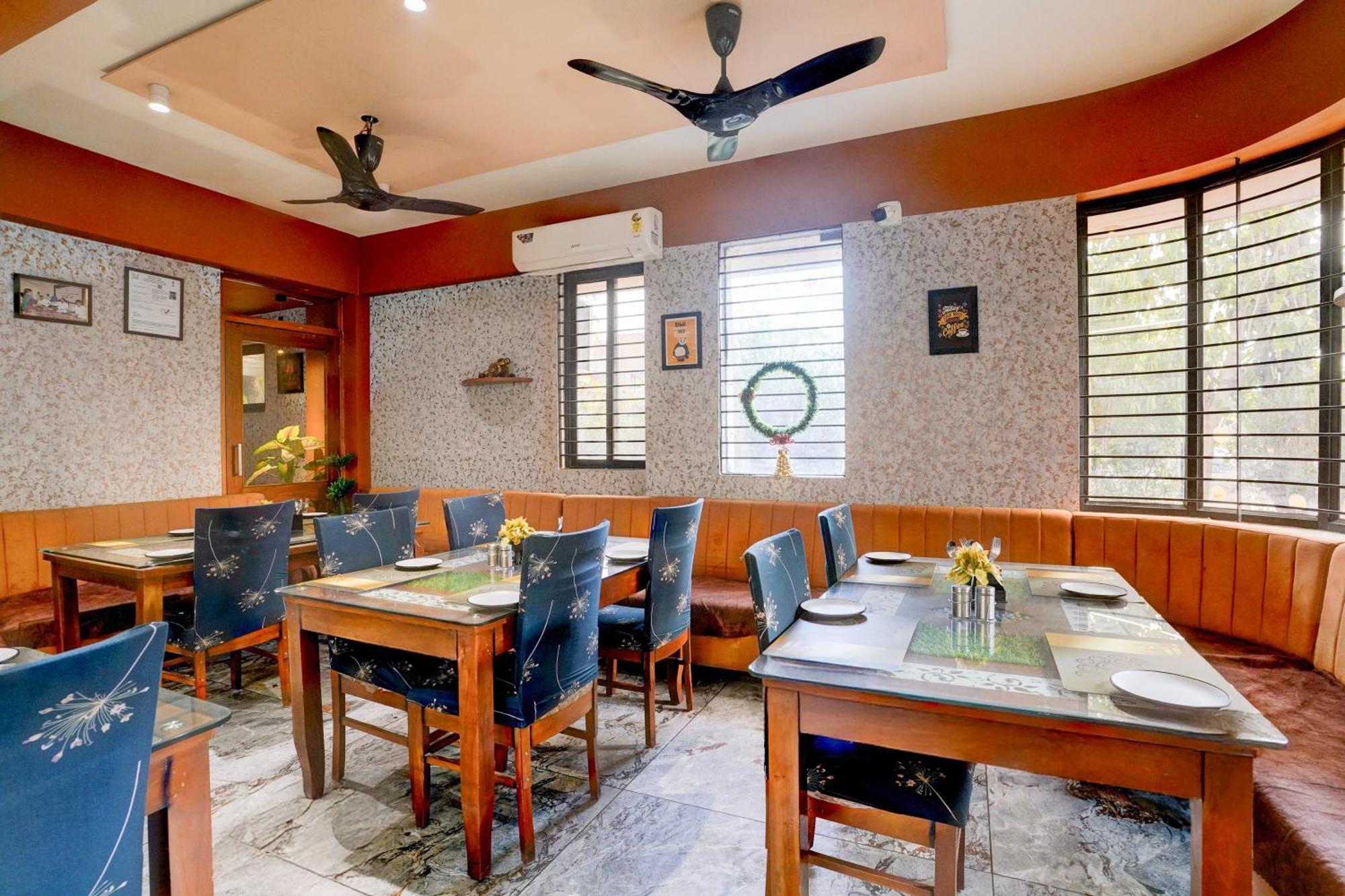 Palette- Siddharth Inn Gandhinagar Eksteriør billede