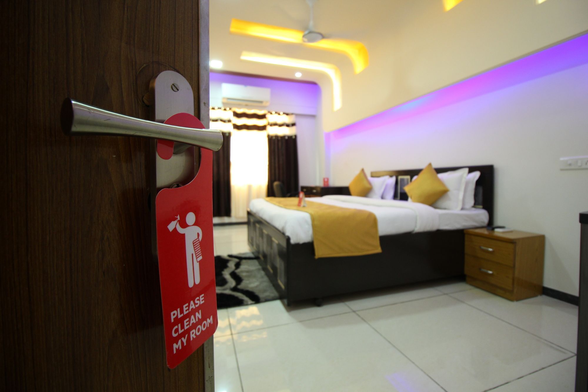 Palette- Siddharth Inn Gandhinagar Eksteriør billede