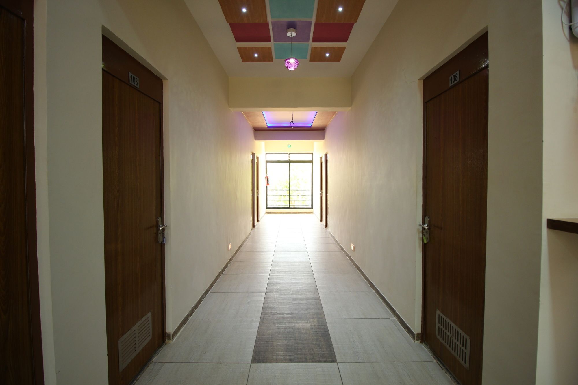 Palette- Siddharth Inn Gandhinagar Eksteriør billede